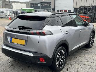 Peugeot e-2008 EV GT 50 kWh picture 4