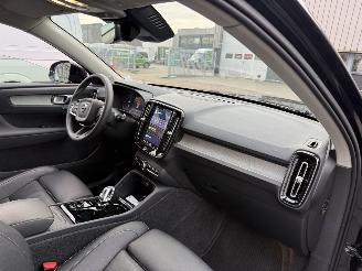 Volvo XC40 2.0 B4 Plus Dark picture 16