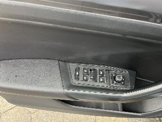 Volkswagen T-Roc 1.5 TSI Sport Business R AUTOMAAT PANO picture 20