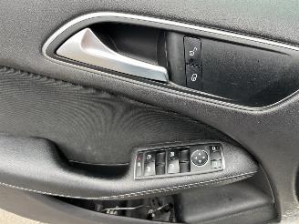 Mercedes B-klasse 220 d Ambition AUTOMAAT picture 21