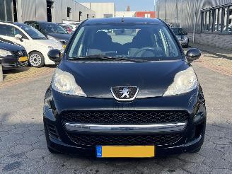 Peugeot 107 1.0-12V Sublime picture 2