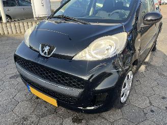 Peugeot 107 1.0-12V Sublime picture 9