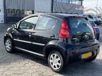 Peugeot 107 1.0-12V Sublime picture 6
