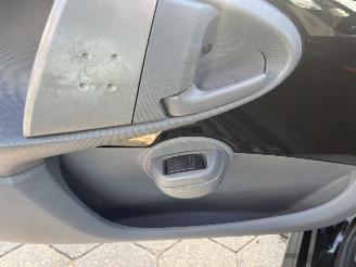 Peugeot 107 1.0-12V Sublime picture 14