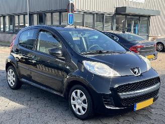 Peugeot 107 1.0-12V Sublime picture 3