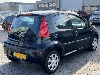 Peugeot 107 1.0-12V Sublime picture 4