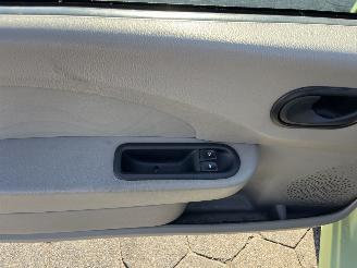 Renault Twingo 1.2 Acces picture 15