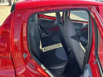 Peugeot 107 1.0-12V XR picture 11