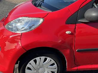 Peugeot 107 1.0-12V XR picture 9