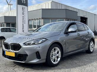 krockskadad bil auto BMW 1-serie 120 2025/2