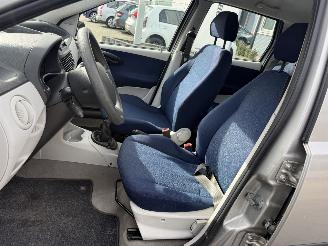Fiat Punto 1.4-16V Dynamic picture 9