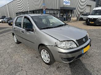 skadebil auto Fiat Punto 1.4-16V Dynamic 2003/12