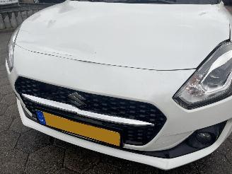 Suzuki Swift 1.2 Stijl Smart Hybrid picture 9