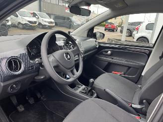 Volkswagen Up! 1.0 picture 13