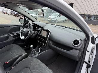 Renault Clio Estate 0.9 TCe Night&Day picture 13