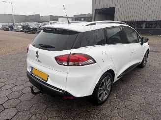 Renault Clio Estate 0.9 TCe Night&Day picture 4