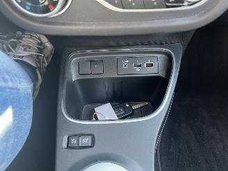 Renault Twingo Z.E. R80 Intens picture 18