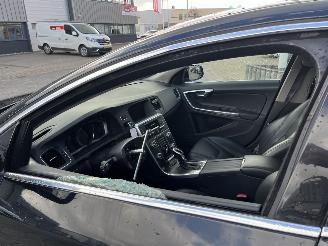 Volvo V-60 2.4 D6 AWD Plug-In Hybrid R-Design picture 9