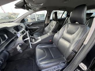 Volvo V-60 2.4 D6 AWD Plug-In Hybrid R-Design picture 16