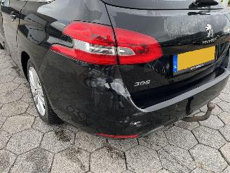 Peugeot 308 SW 1.2 PureTech Allure picture 8