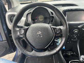 Peugeot 108 1.0 e-VTi Allure picture 18