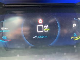 Peugeot e-2008 EV Allure 50 kWh picture 17