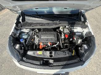 Peugeot e-2008 EV Allure 50 kWh picture 7