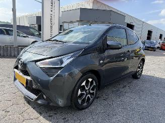 skadebil auto Toyota Aygo CABRIO-TOP x-cite 2019/6