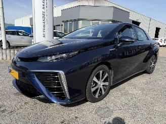 Vaurioauto  passenger cars Toyota Mirai FCV Executive 2016/4