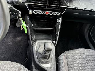 Peugeot 2008 1.2 PureTech Active picture 19