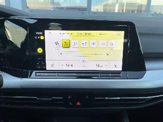 Volkswagen Golf 1.0 TSI Life picture 17