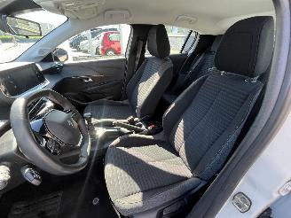 Peugeot 208 1.2 PureTech Active Pack picture 13