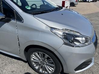 Peugeot 208 1.2 PureTech Blue Lease Executive picture 12