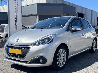Coche accidentado Peugeot 208 1.2 PureTech Blue Lease Executive 2018/3