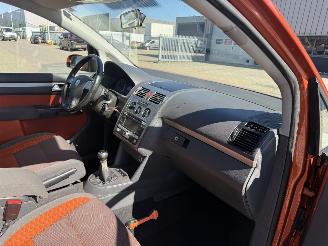 Volkswagen Touran 1.4 TSI Cross 7 Persoons picture 17