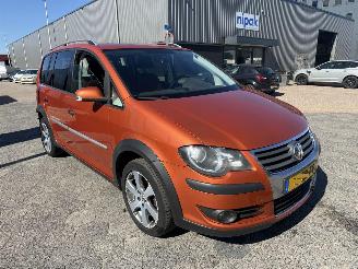 Volkswagen Touran 1.4 TSI Cross 7 Persoons picture 3