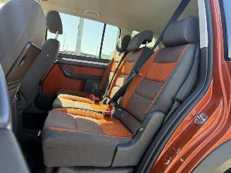 Volkswagen Touran 1.4 TSI Cross 7 Persoons picture 11