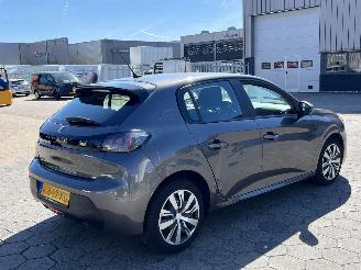 Peugeot 208 1.2 PureTech Active picture 4