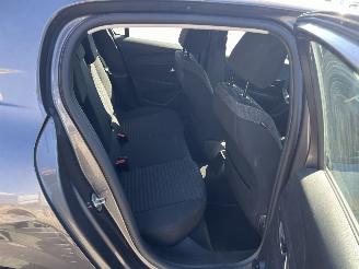 Peugeot 208 1.2 PureTech Active picture 11