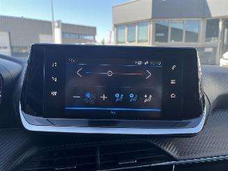 Peugeot 208 1.2 PureTech Active picture 19