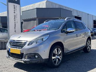 Unfallwagen Peugeot 2008 1.2 PureTech Allure 2015/8
