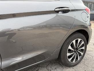Ford Fiesta 1.0 EcoBoost Hybrid Titanium picture 8