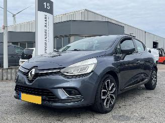skadebil auto Renault Clio 0.9 TCe Intens 2017/1