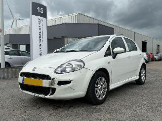 skadebil auto Fiat Punto 0.9 TwinAir Street 2015/10