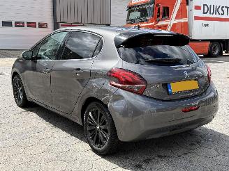 Peugeot 208 1.2 PureTech Allure picture 6