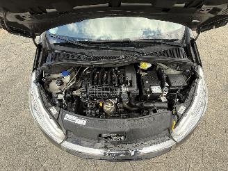 Peugeot 208 1.2 PureTech Allure picture 7