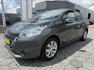 Damaged car Peugeot 208 1.0 PureTech Access 2015/3