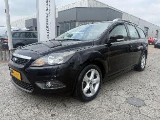 krockskadad bil auto Ford Focus Wagon 1.6 Comfort 2010/6