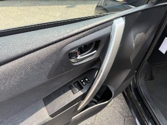 Toyota Auris 1.8 Hybrid AUTOMAAT picture 9