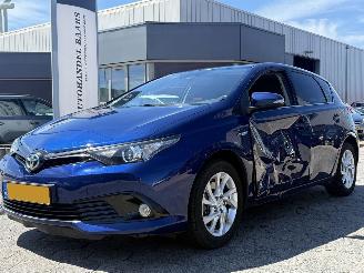 uszkodzony samochody osobowe Toyota Auris 1.8 Hybrid Business Plus 2018/9